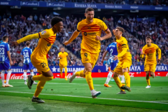 西甲黑马球队三连败：战术调整困境与凝聚力挑战