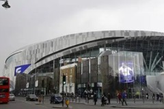 巴塞罗那男足巨额负债，女足承担压力，全球足坛裁员潮来袭